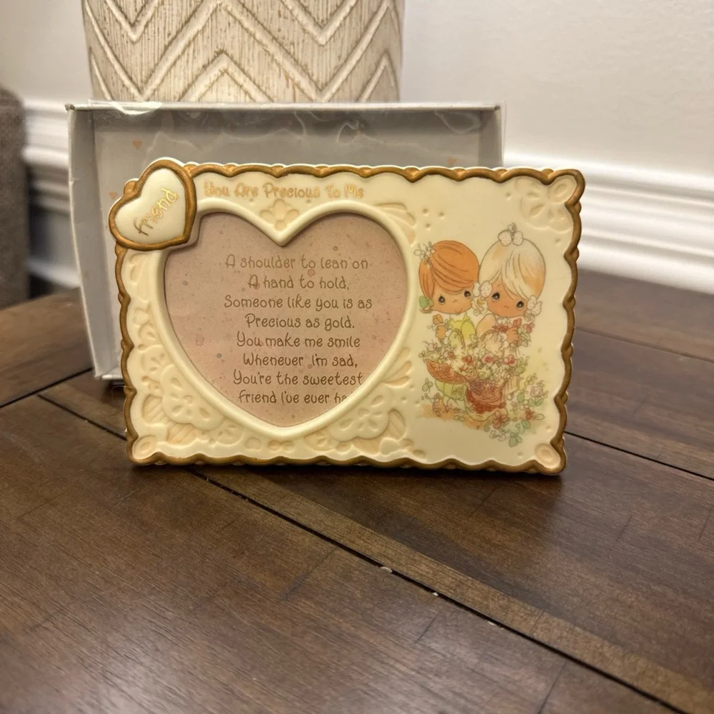 VTG Precious Moments Friend - Cream and Gold